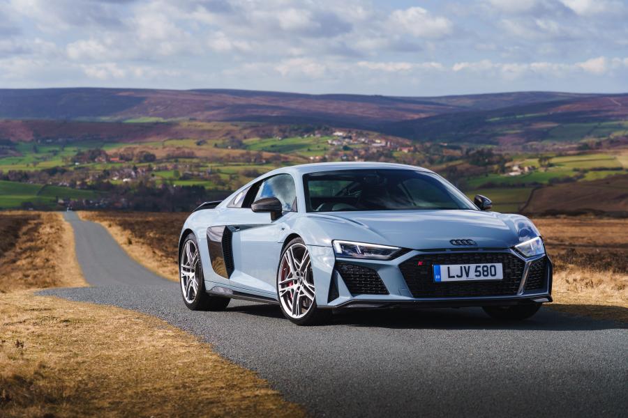  Audi R8 V10 Performance 2019 года  (UK) (фото 35 из 136)